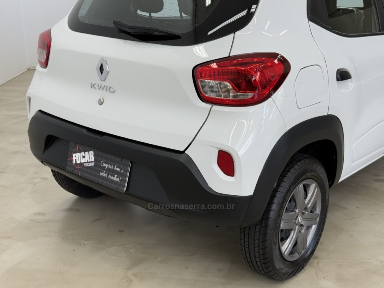 RENAULT - KWID - 2022/2023 - Branca - R$ 54.900,00