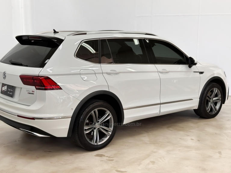 VOLKSWAGEN - TIGUAN - 2019/2019 - Branca - R$ 173.900,00