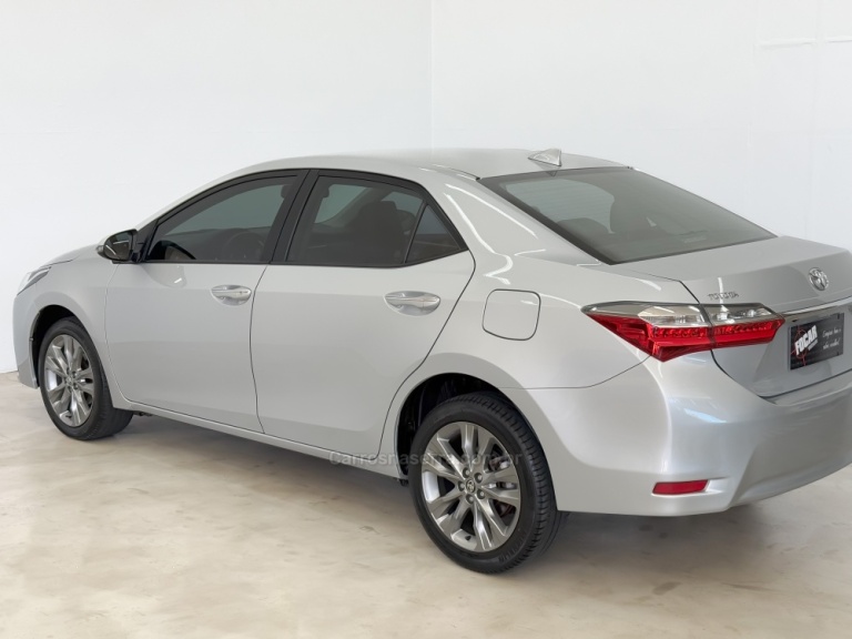 TOYOTA - COROLLA - 2018/2019 - Prata - R$ 108.900,00