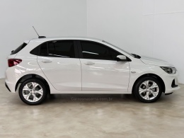 CHEVROLET - ONIX - 2022/2023 - Branca - R$ 87.900,00