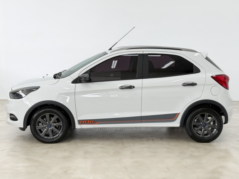 FORD - KA - 2017/2018 - Branca - R$ 53.900,00