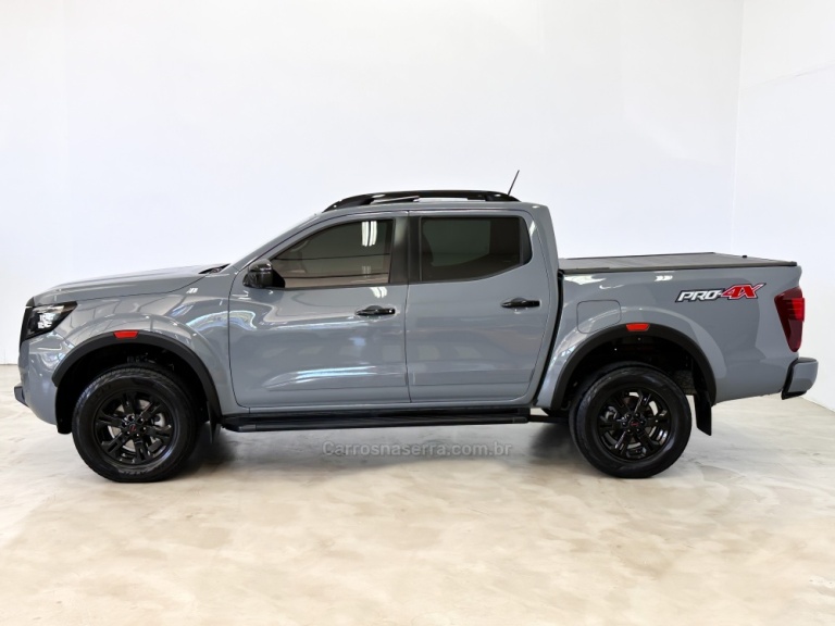 NISSAN - FRONTIER - 2022/2023 - Cinza - R$ 234.900,00