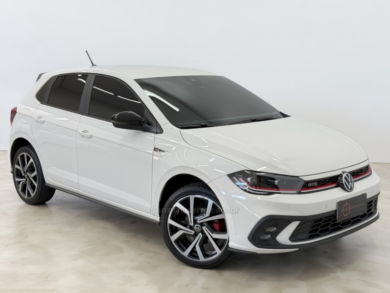 VOLKSWAGEN - POLO - 2023/2023 - Branca - R$ 128.900,00