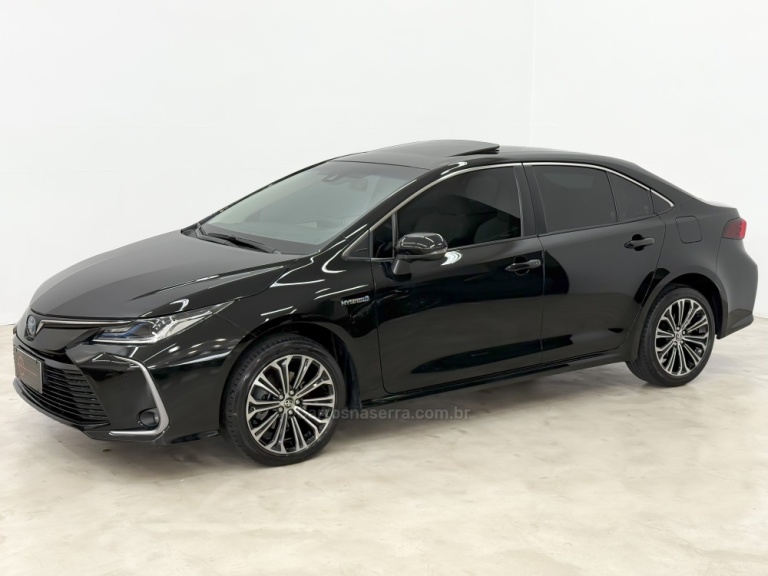 TOYOTA - COROLLA - 2022/2023 - Preta - R$ 158.900,00