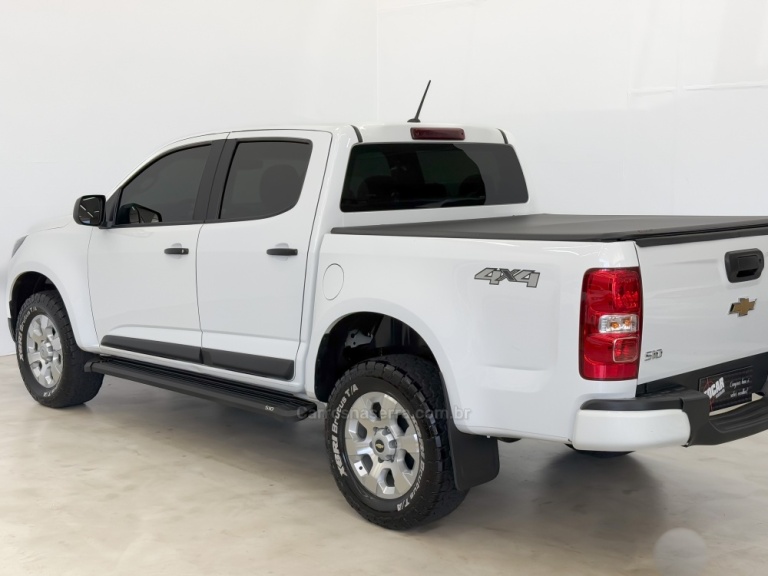 CHEVROLET - S10 - 2022/2023 - Branca - R$ 161.500,00