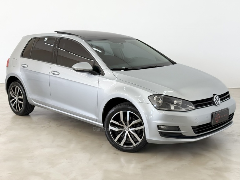 VOLKSWAGEN - GOLF - 2015/2015 - Prata - R$ 77.900,00