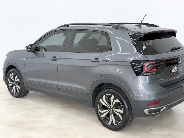 VOLKSWAGEN - T-CROSS - 2022/2023 - Cinza - R$ 119.900,00