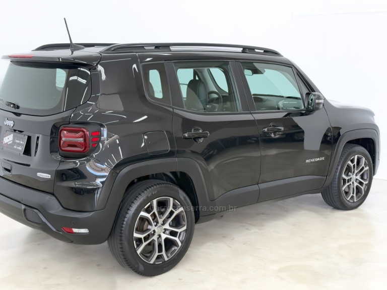 JEEP - RENEGADE - 2022/2023 - Preta - R$ 117.900,00