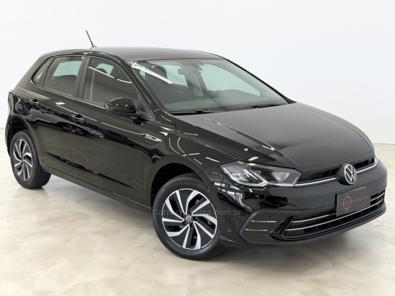 VOLKSWAGEN - POLO - 2023/2024 - Preta - R$ 104.900,00