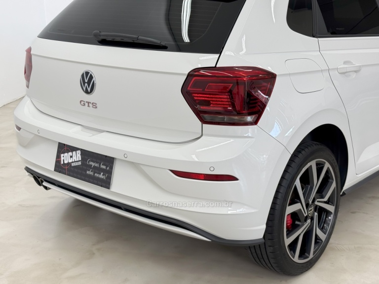 VOLKSWAGEN - POLO - 2023/2023 - Branca - R$ 128.900,00