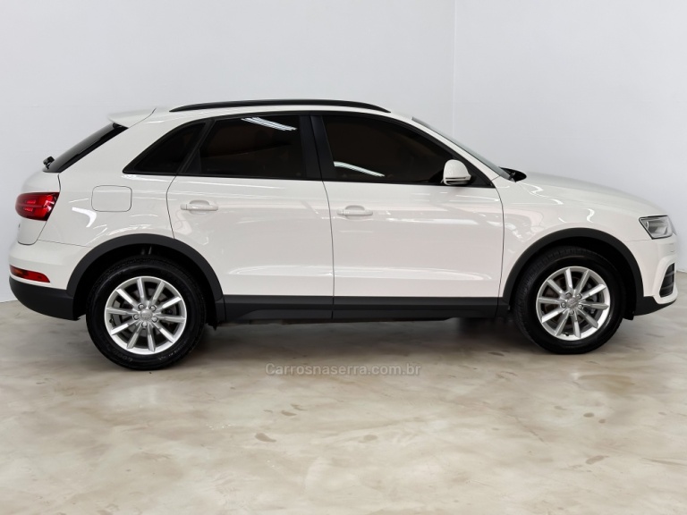 AUDI - Q3 - 2016/2017 - Branca - R$ 99.900,00