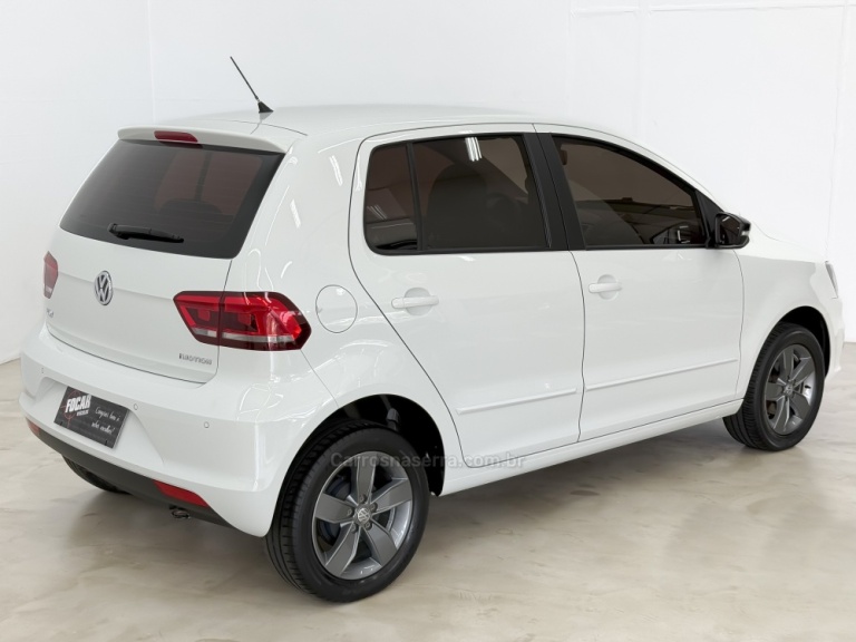 VOLKSWAGEN - FOX - 2018/2019 - Branca - R$ 58.900,00