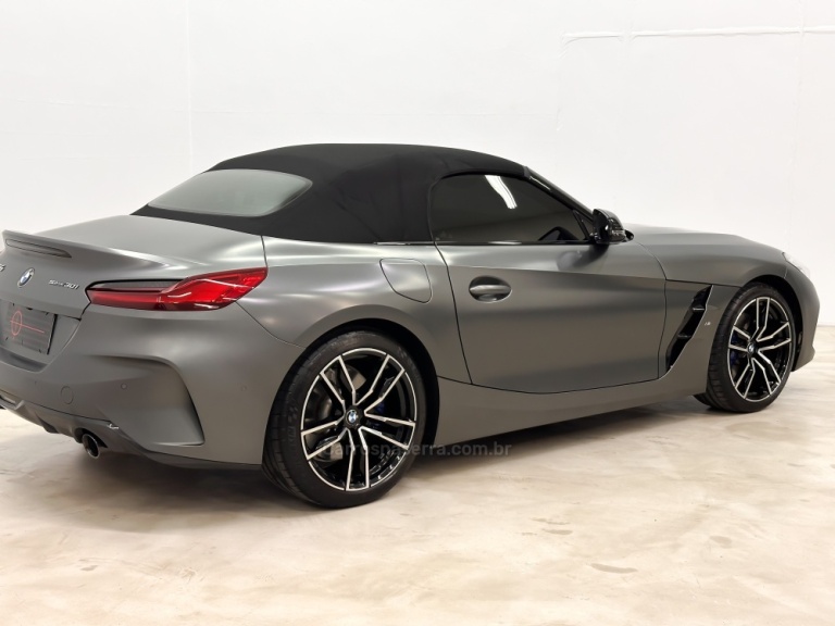 BMW - Z4 - 2021/2022 - Cinza - R$ 449.000,00