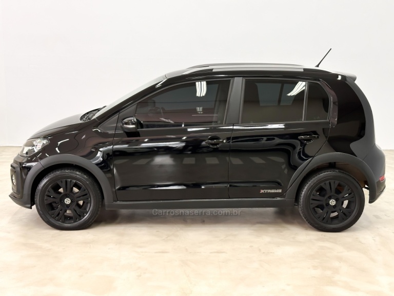 VOLKSWAGEN - UP - 2019/2020 - Preta - R$ 68.900,00