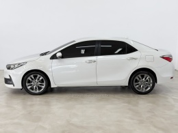 TOYOTA - COROLLA - 2018/2019 - Branca - R$ 107.900,00