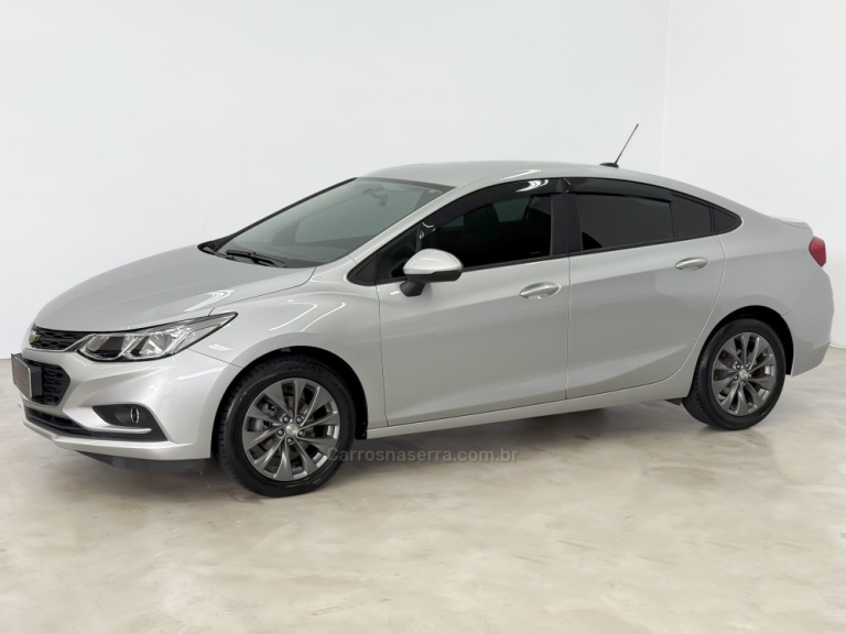 CHEVROLET - CRUZE - 2018/2018 - Prata - R$ 85.900,00