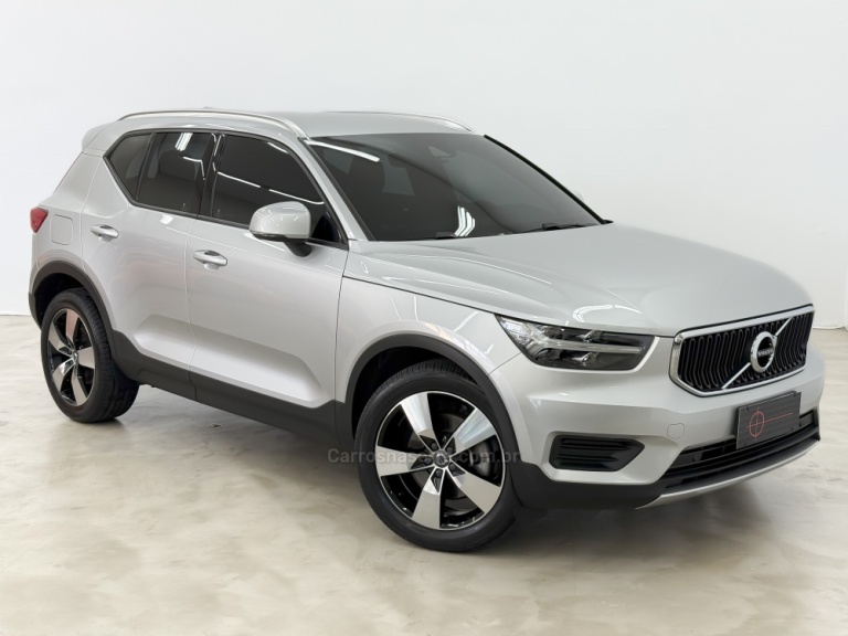 VOLVO - XC 40 - 2018/2019 - Prata - R$ 153.900,00