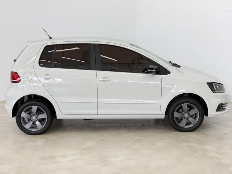 VOLKSWAGEN - FOX - 2018/2019 - Branca - R$ 58.900,00