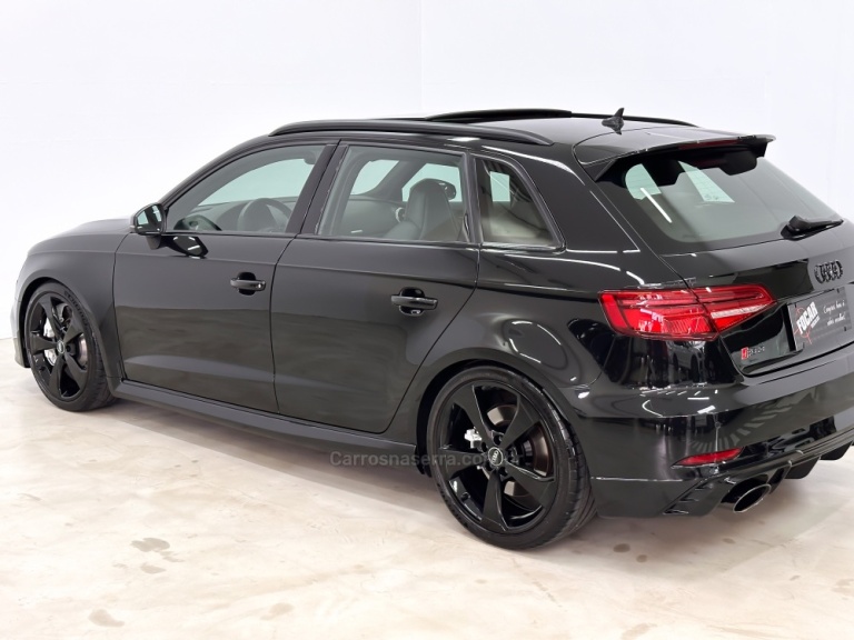 AUDI - RS3 - 2018/2018 - Preta - R$ 399.000,00