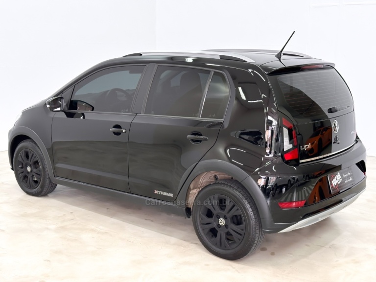 VOLKSWAGEN - UP - 2019/2020 - Preta - R$ 68.900,00