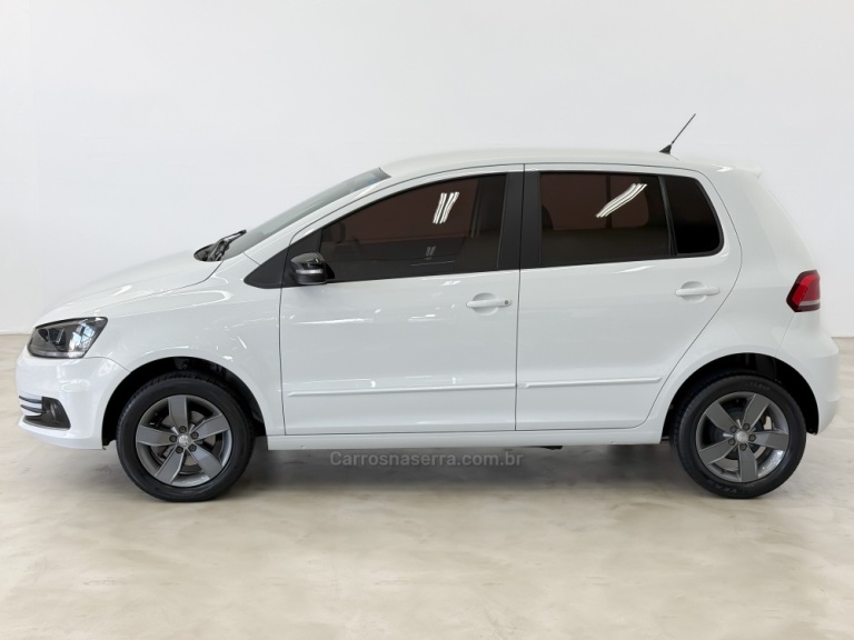 VOLKSWAGEN - FOX - 2018/2019 - Branca - R$ 58.900,00