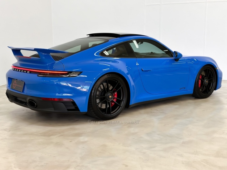 PORSCHE - 911 - 2023/2024 - Azul - R$ 1.240.000,00