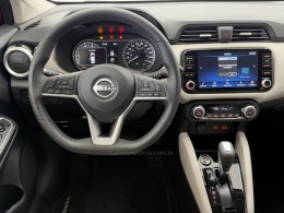 NISSAN - VERSA - 2023/2024 - Vermelha - R$ 115.900,00