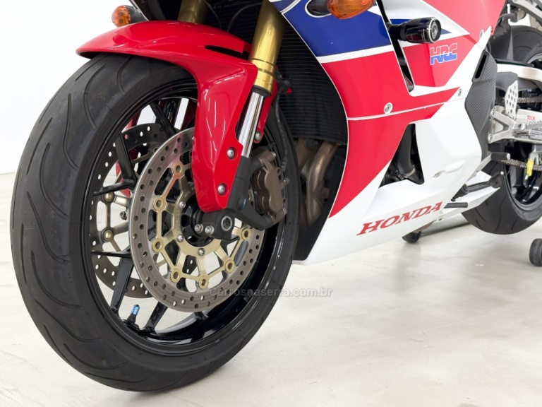 HONDA - CBR 600RR - 2014/2014 - Branca - R$ 59.900,00