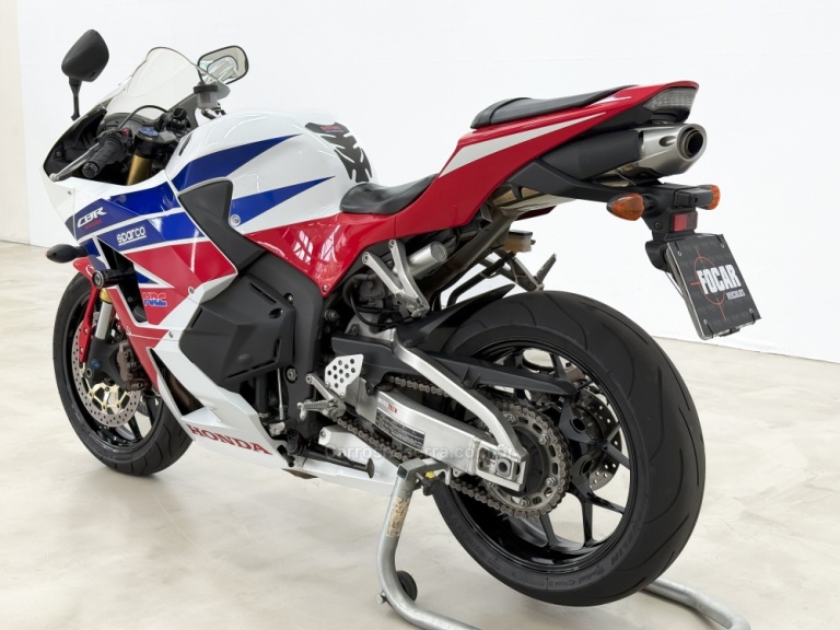 HONDA - CBR 600RR - 2014/2014 - Branca - R$ 59.900,00