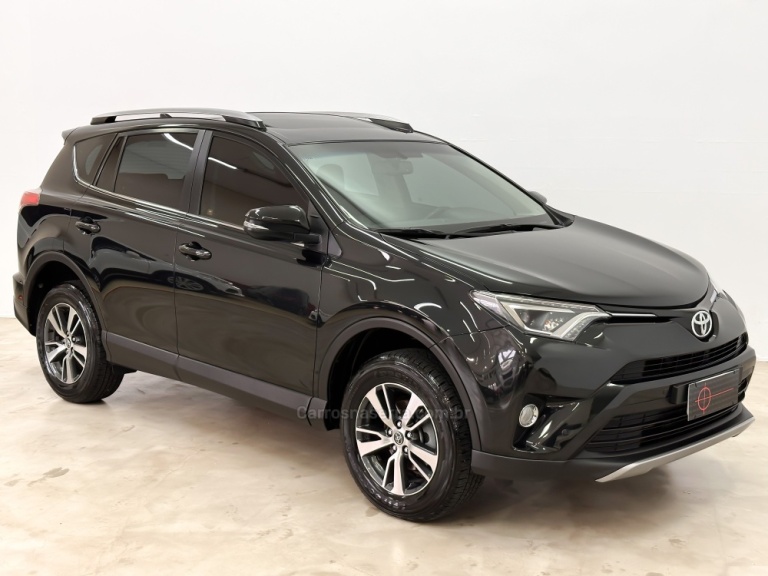 TOYOTA - RAV4 - 2018/2019 - Preta - R$ 149.900,00