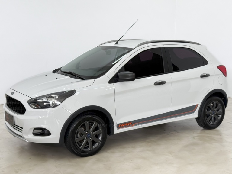 FORD - KA - 2017/2018 - Branca - R$ 53.900,00