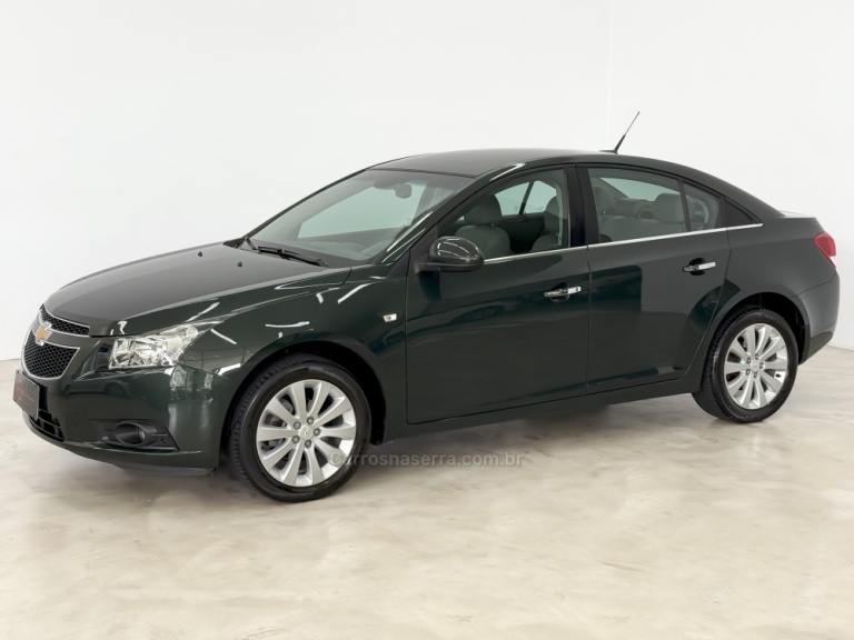 CHEVROLET - CRUZE - 2013/2014 - Verde - R$ 67.900,00