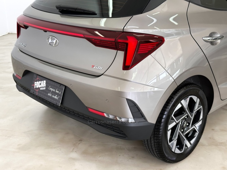 HYUNDAI - HB20 - 2023/2024 - Prata - R$ 108.900,00