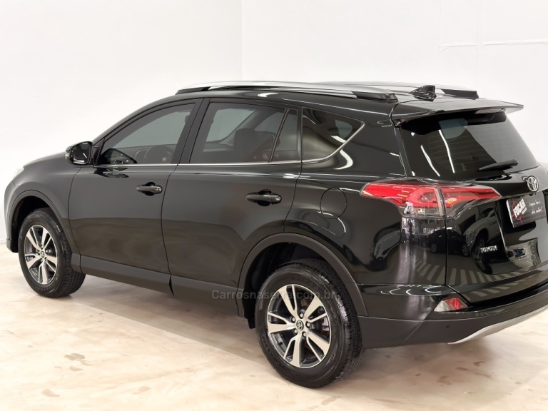 TOYOTA - RAV4 - 2018/2019 - Preta - R$ 149.900,00