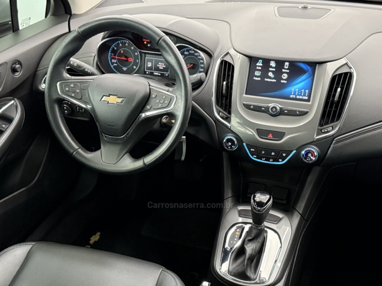 CHEVROLET - CRUZE - 2018/2018 - Prata - R$ 85.900,00