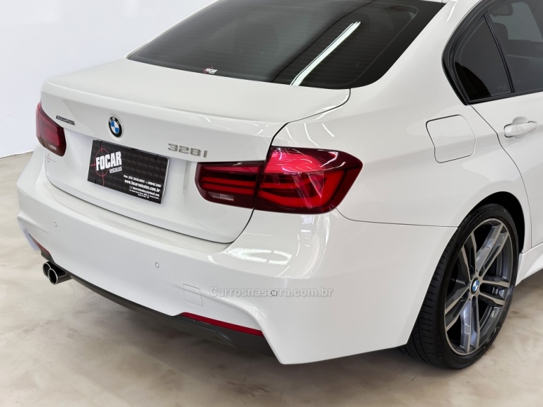 BMW - 328I - 2018/2018 - Branca - R$ 199.900,00
