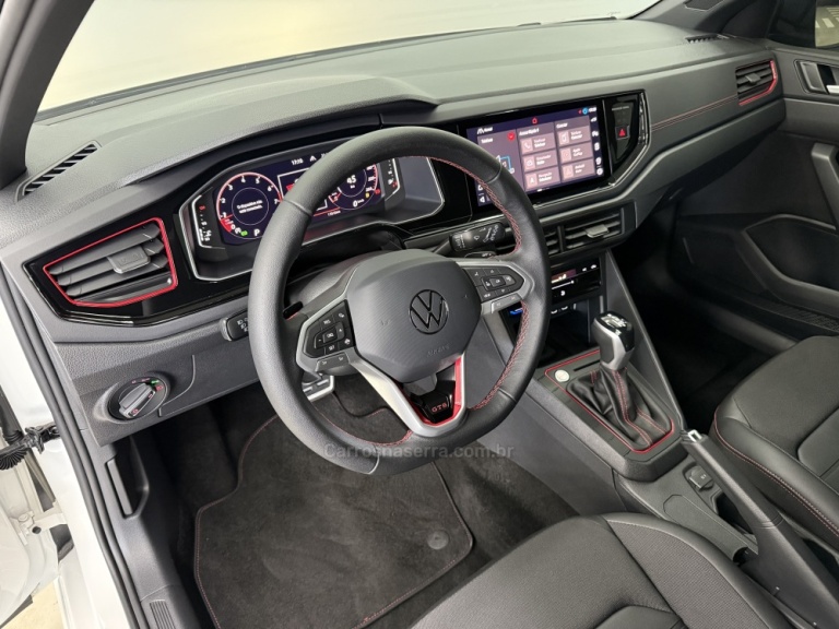 VOLKSWAGEN - POLO - 2023/2023 - Branca - R$ 128.900,00