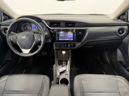 TOYOTA - COROLLA - 2018/2019 - Prata - R$ 108.900,00