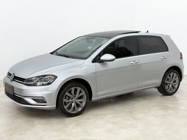 VOLKSWAGEN - GOLF - 2018/2018 - Prata - R$ 116.900,00