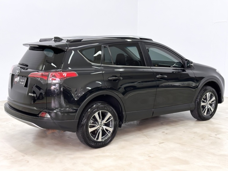 TOYOTA - RAV4 - 2018/2019 - Preta - R$ 149.900,00