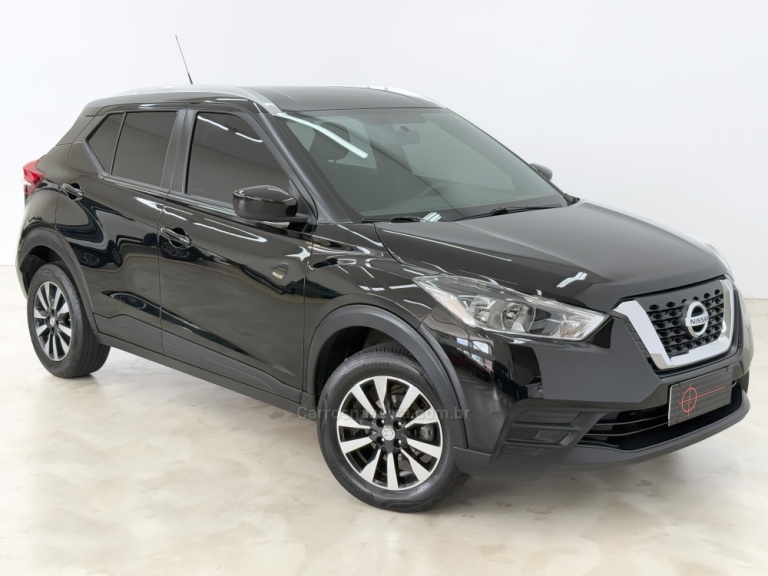 NISSAN - KICKS - 2017/2018 - Preta - R$ 83.500,00