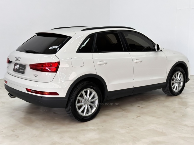 AUDI - Q3 - 2016/2017 - Branca - R$ 99.900,00