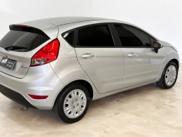 FORD - FIESTA - 2016/2017 - Prata - R$ 53.500,00