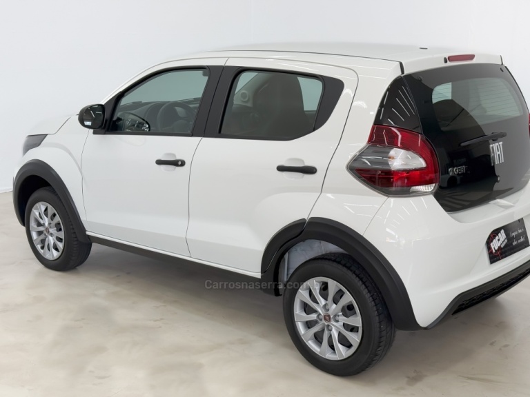 FIAT - MOBI - 2022/2023 - Branca - R$ 54.900,00