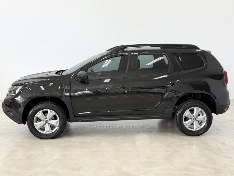 RENAULT - DUSTER - 2021/2022 - Preta - R$ 81.500,00