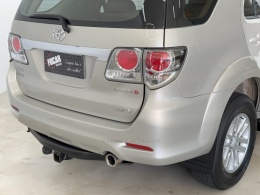 TOYOTA - HILUX SW4 - 2014/2015 - Bege - R$ 159.500,00