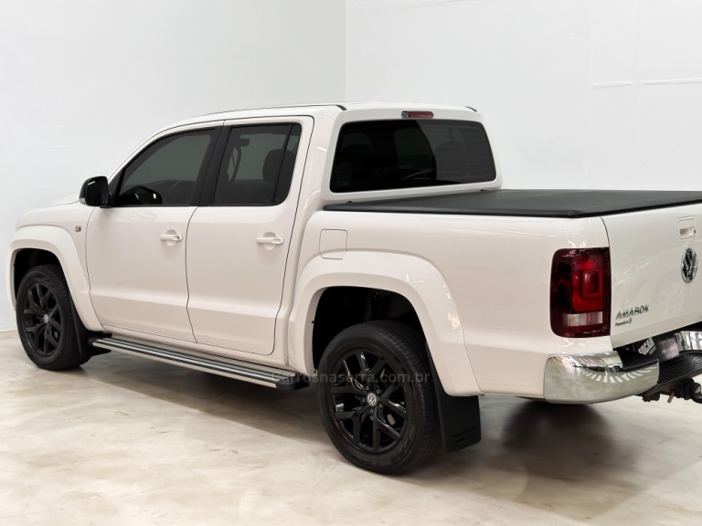 VOLKSWAGEN - AMAROK - 2021/2021 - Branca - R$ 199.900,00