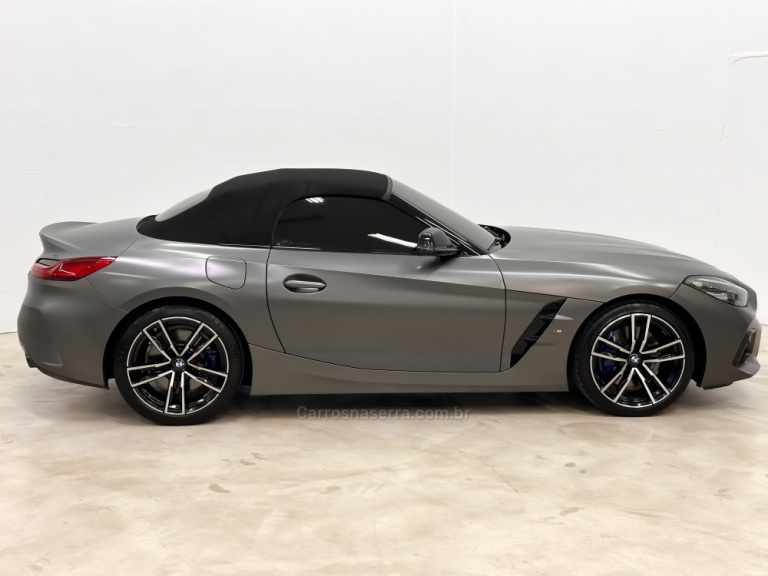 BMW - Z4 - 2021/2022 - Cinza - R$ 449.000,00