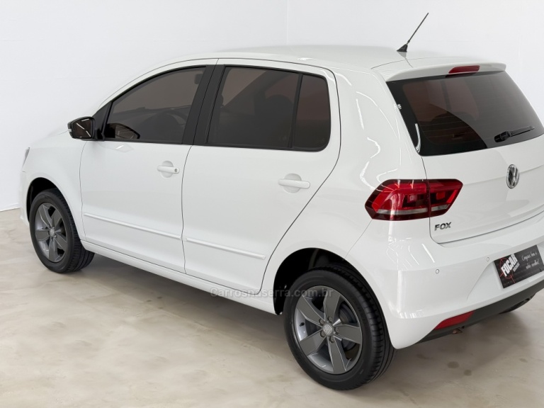 VOLKSWAGEN - FOX - 2018/2019 - Branca - R$ 58.900,00