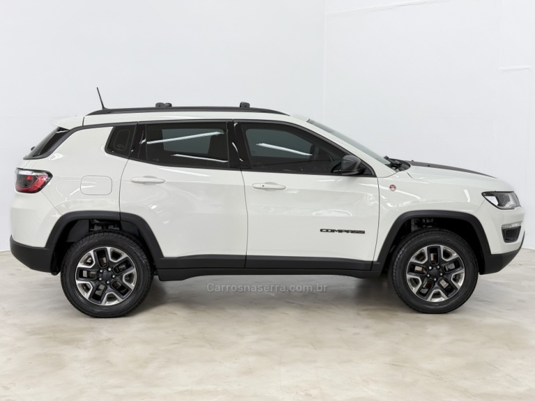 JEEP - COMPASS - 2016/2017 - Branca - R$ 108.900,00